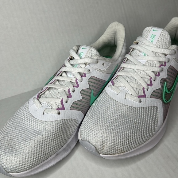 Nike Downshifter 11 Running Athletic Shoes Women’s Size 10 White Low Top Lace Up - Picture 2 of 12